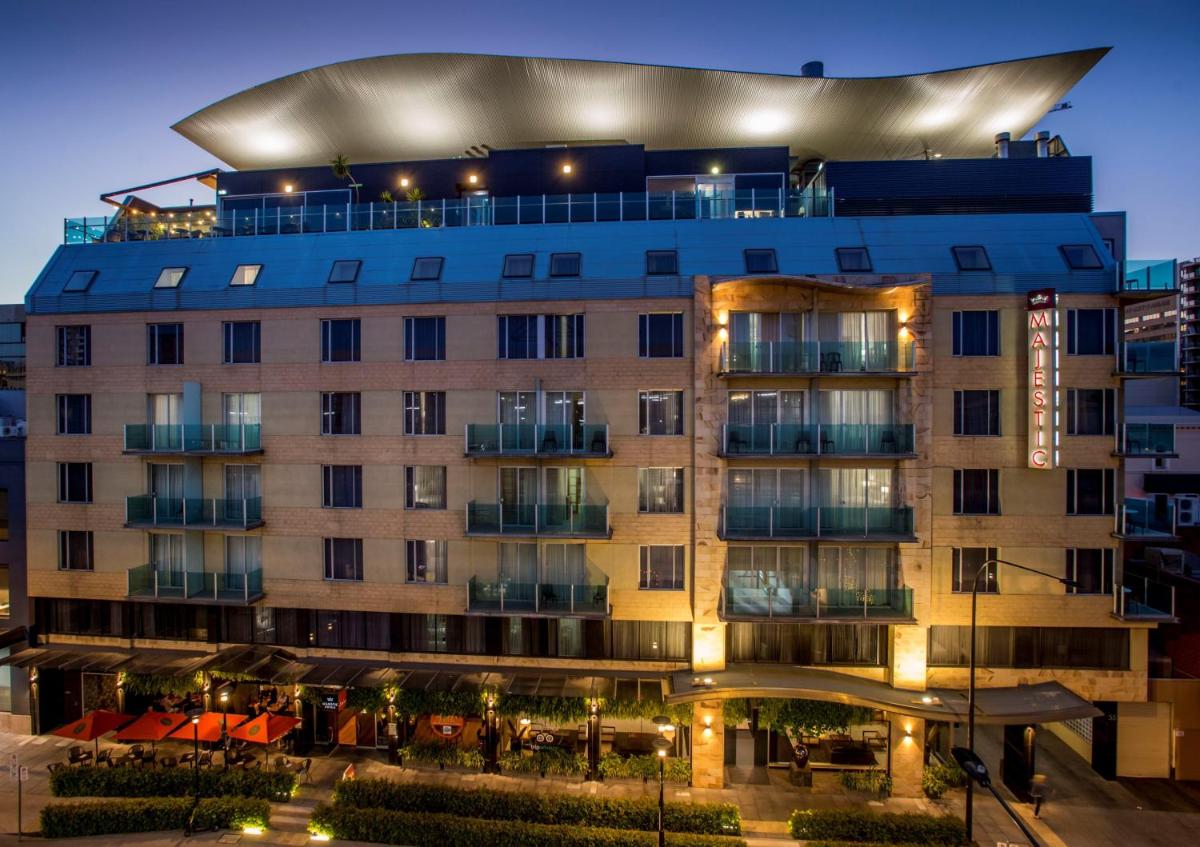 Suitetrails - Majestic Roof Garden Hotel