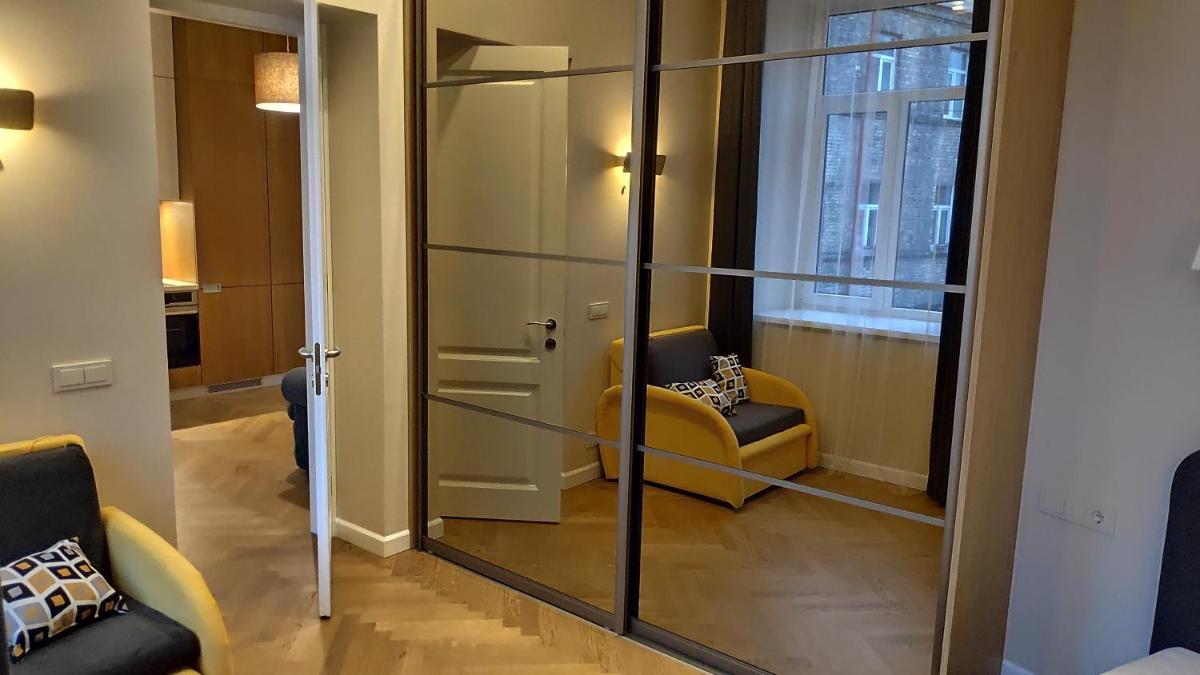 Suitetrails - Cozy Apartment in City Center