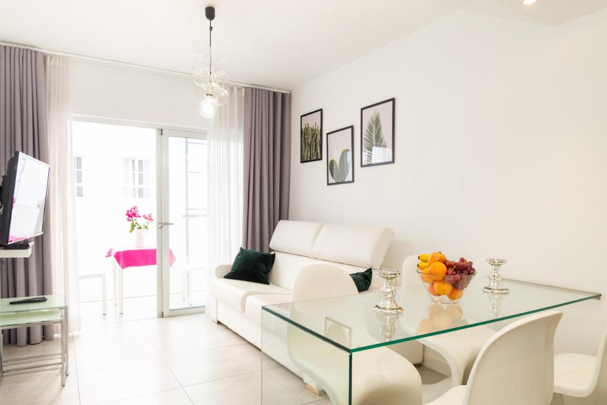 Anna Dreamhouse - Housity
