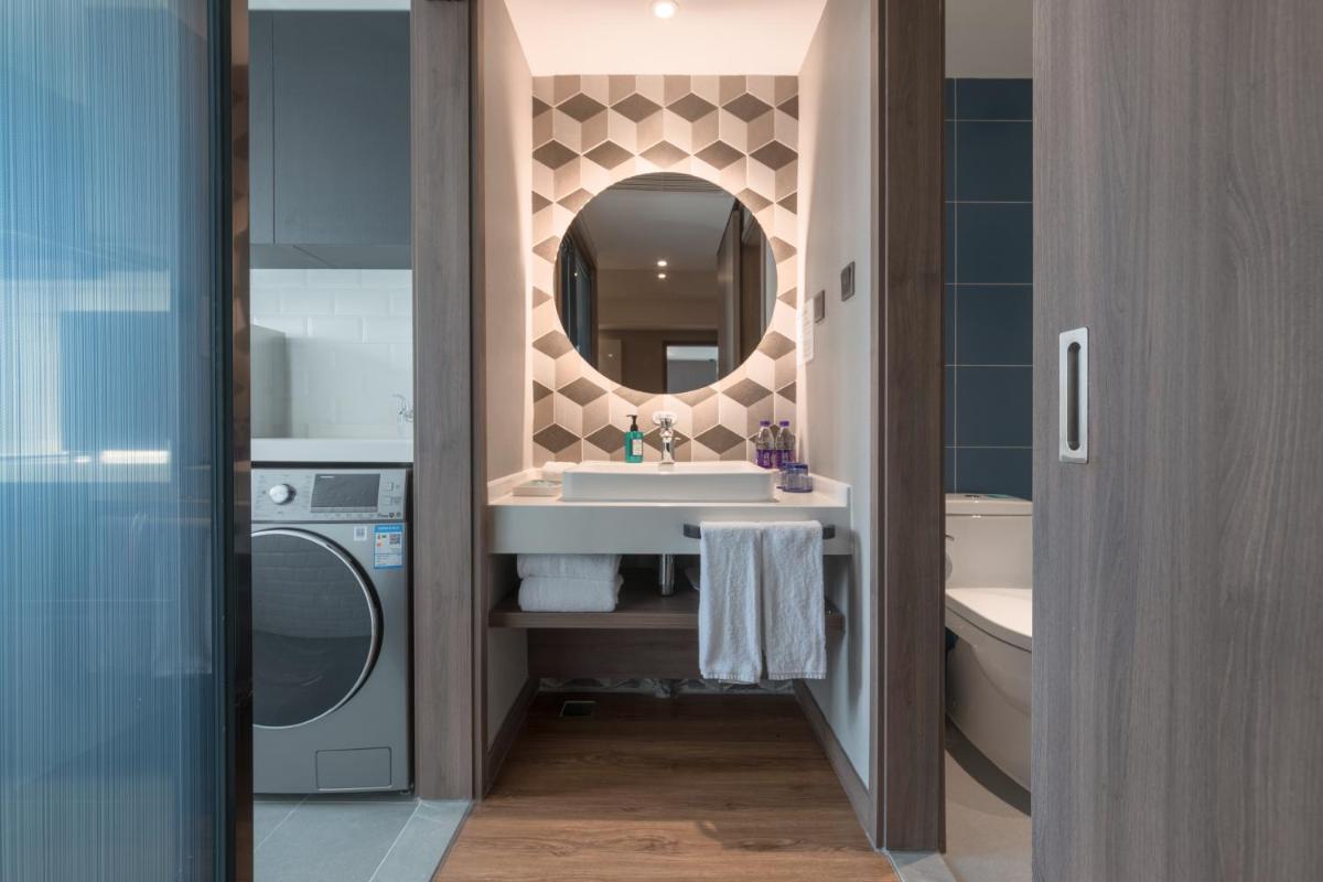 Holiday Inn Express Beijing Shijingshan Lakeview, an IHG Hotel - Housity