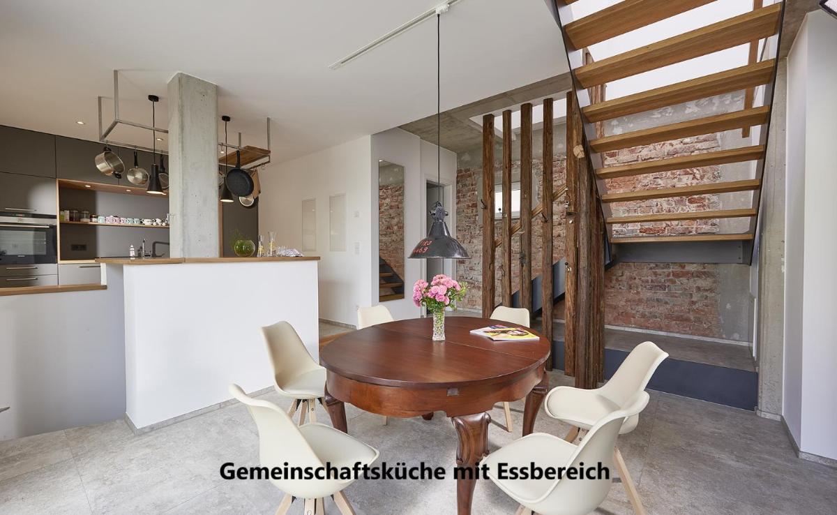Bei Meyers Schlafen & Feiern - Housity