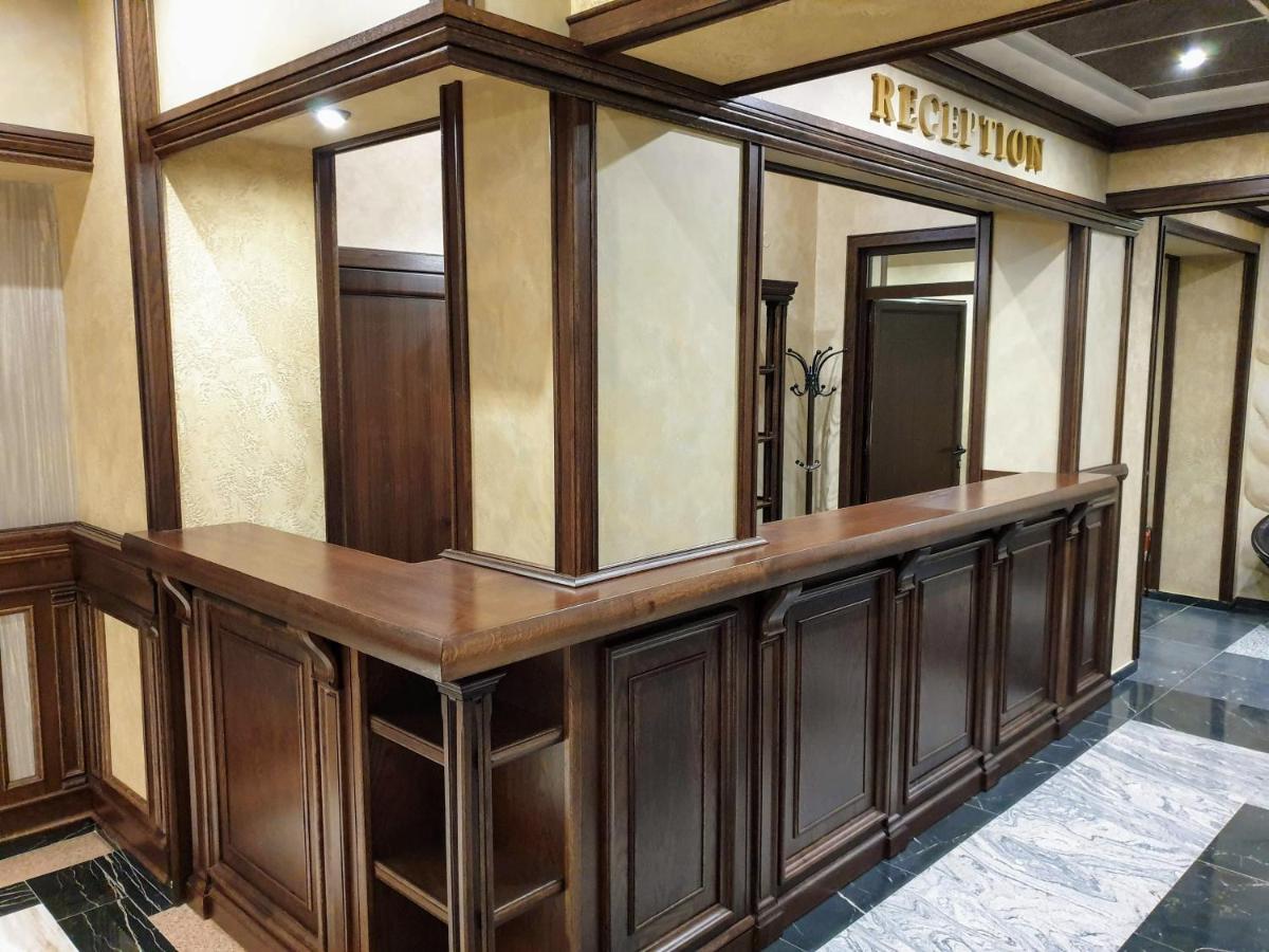 Хотел ЦЕНТРАЛ - Housity