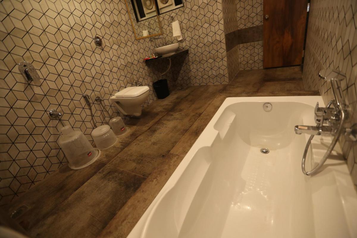 HOTEL neptune inn - Housity