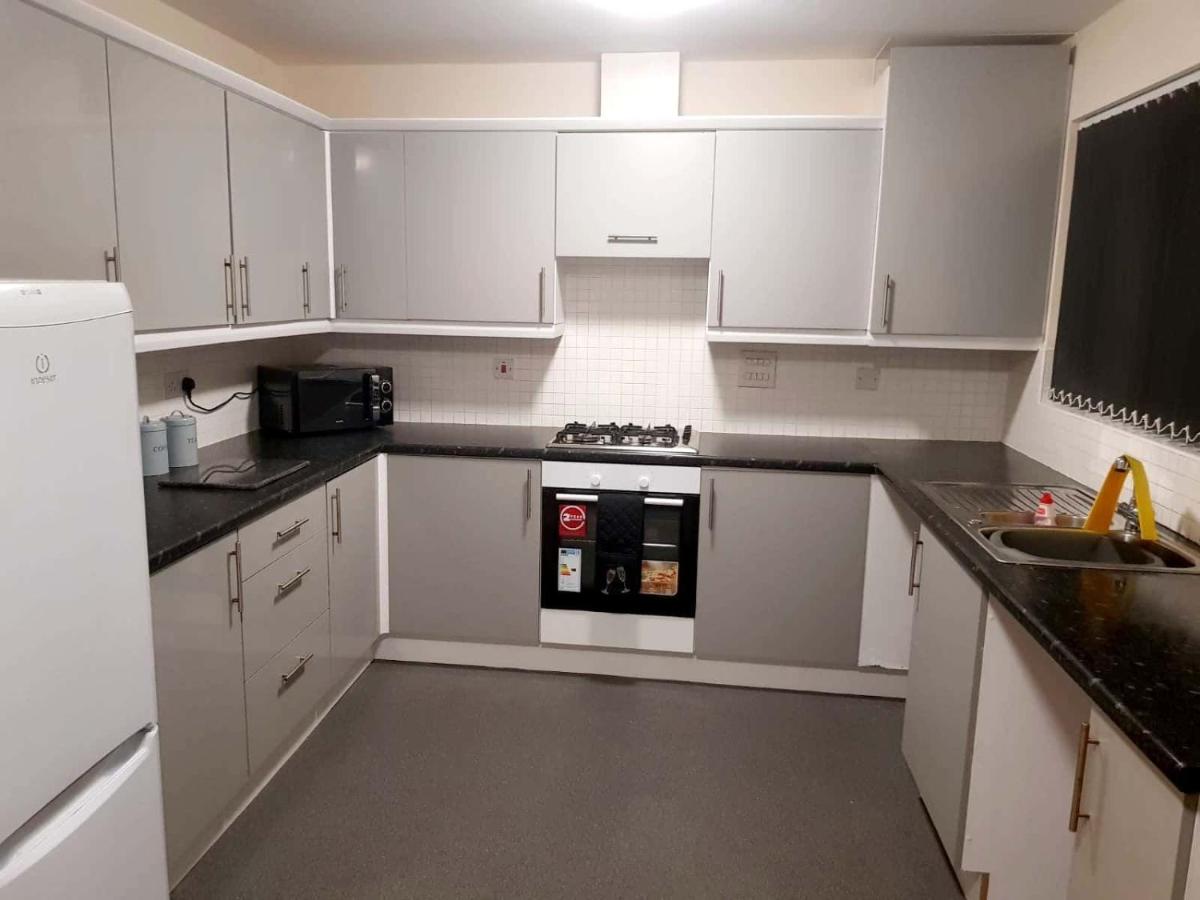 Tipton Town House - Housity