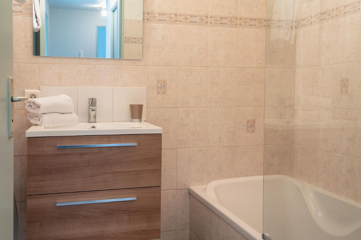 Suitetrails - FIRMIN MARBEAU #13 - Espace citadin - 1 Chambre