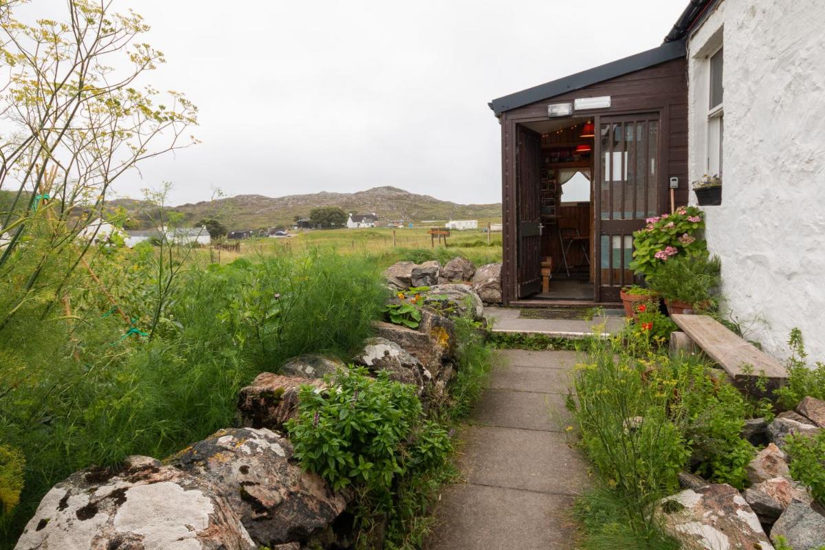 Achmelvich Beach Youth Hostel - Housity