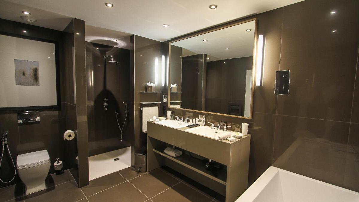 Salle de bains dans l'établissement Domaine De Manville