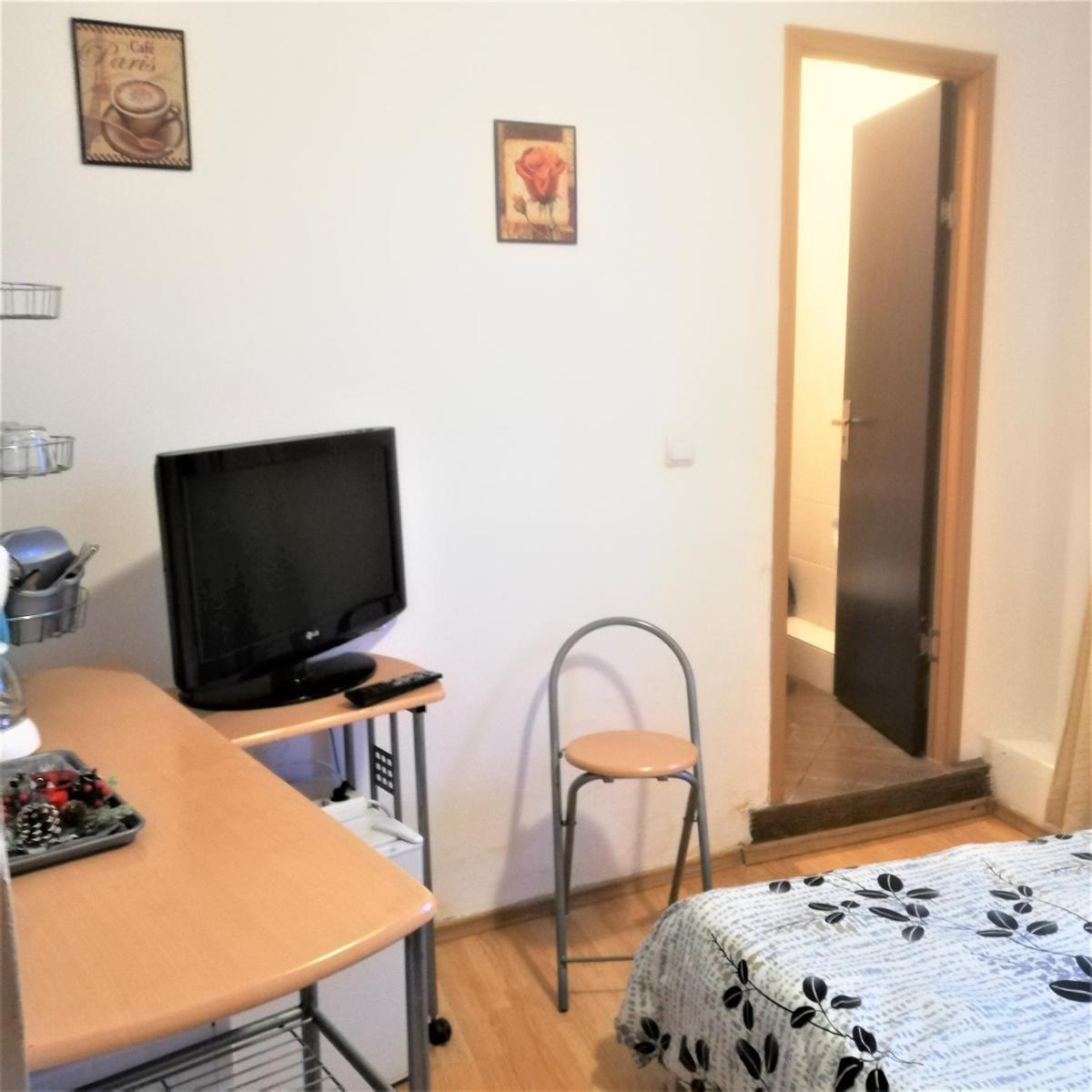 Studio Piata Amzei NR.1 (17 C) - Housity