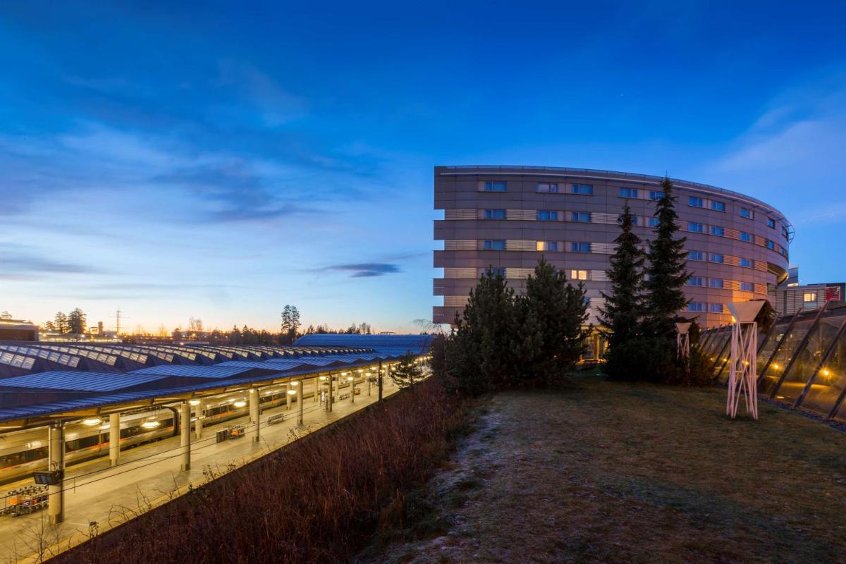 Radisson Blu Airport Hotel, Oslo Gardermoen - Housity