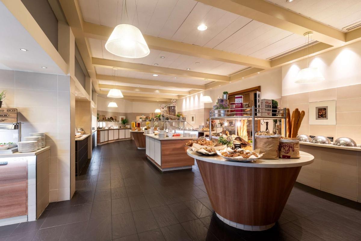 Nourriture dans l'hôtel ou à proximité