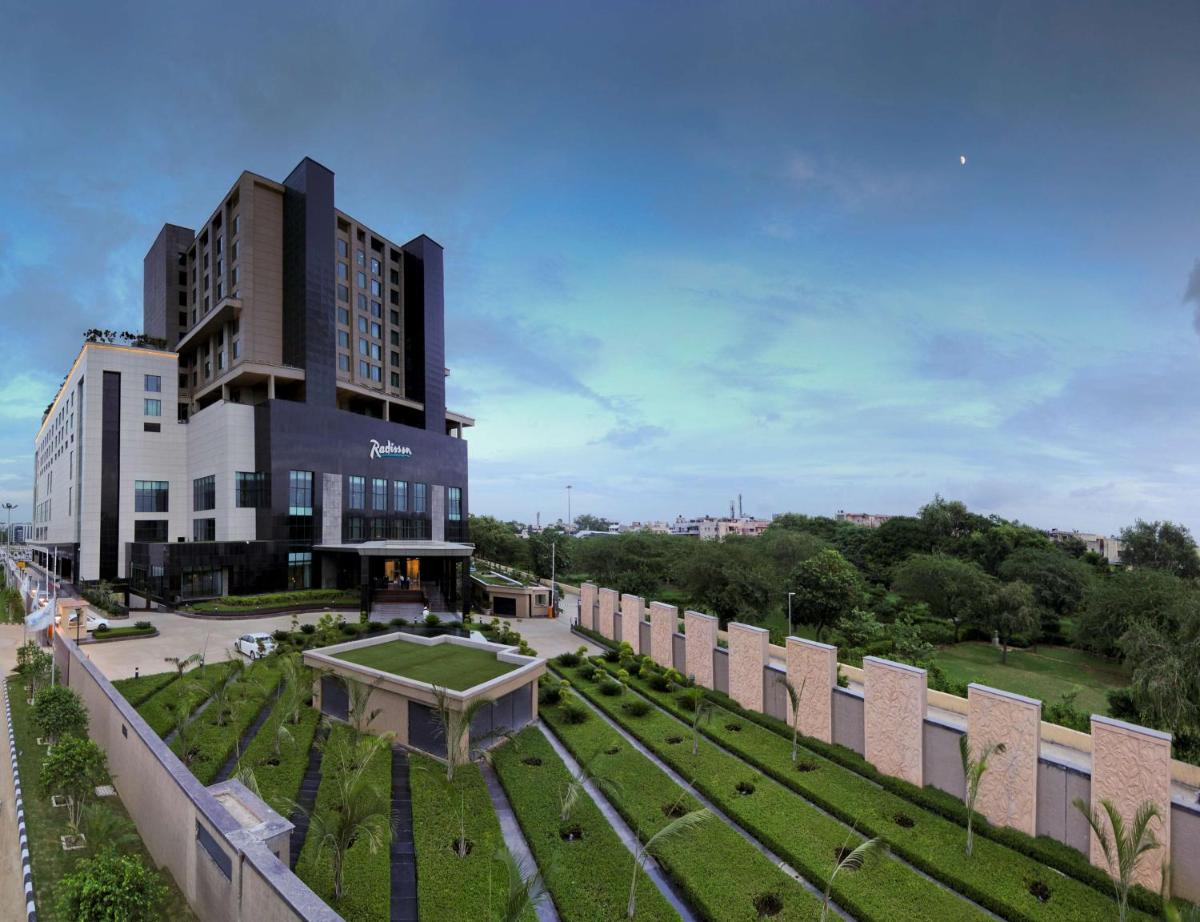Suitetrails - Radisson Blu Hotel New Delhi Paschim Vihar