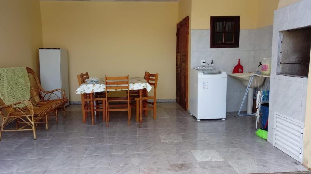 Casa Guaratuba espaçosa e confortável - Housity