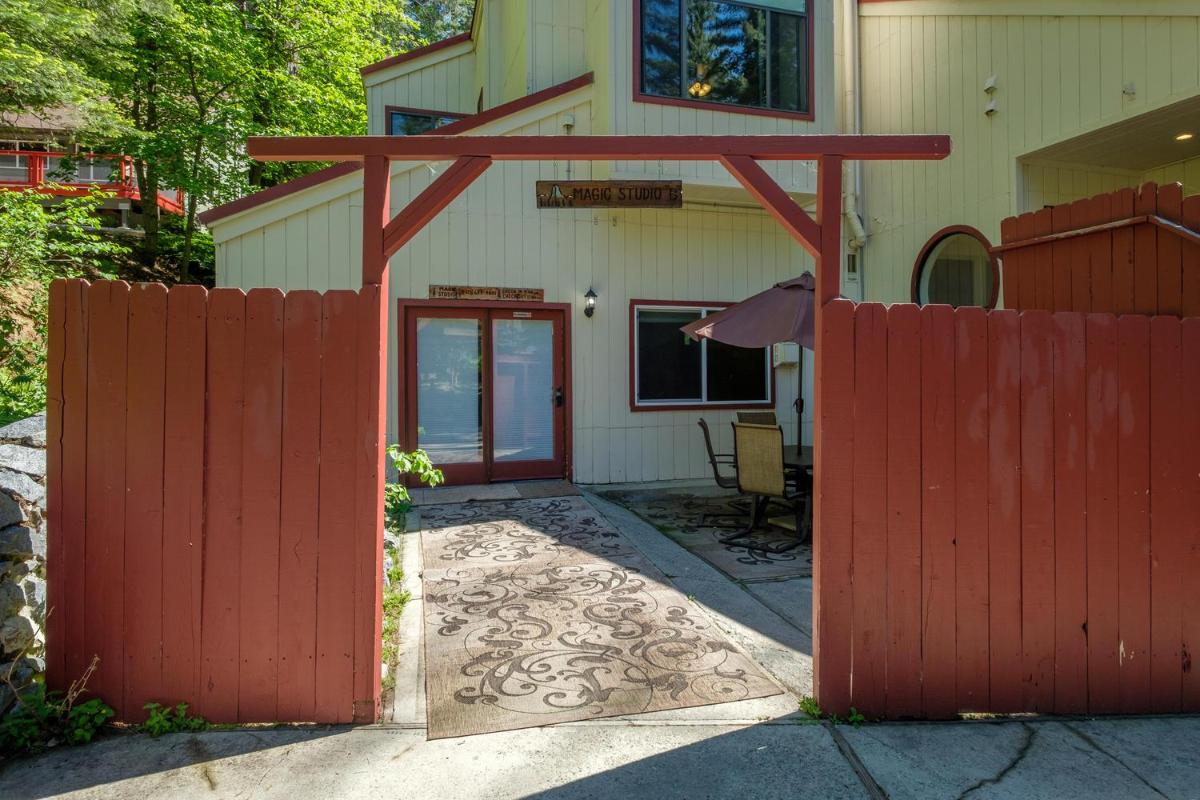 Yosemite Magic Studio "B" - Housity