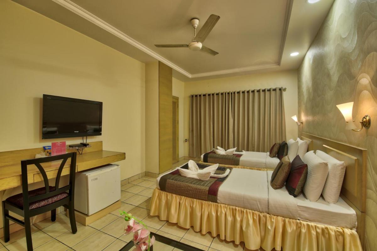 Vishwaratna Hotel - Housity