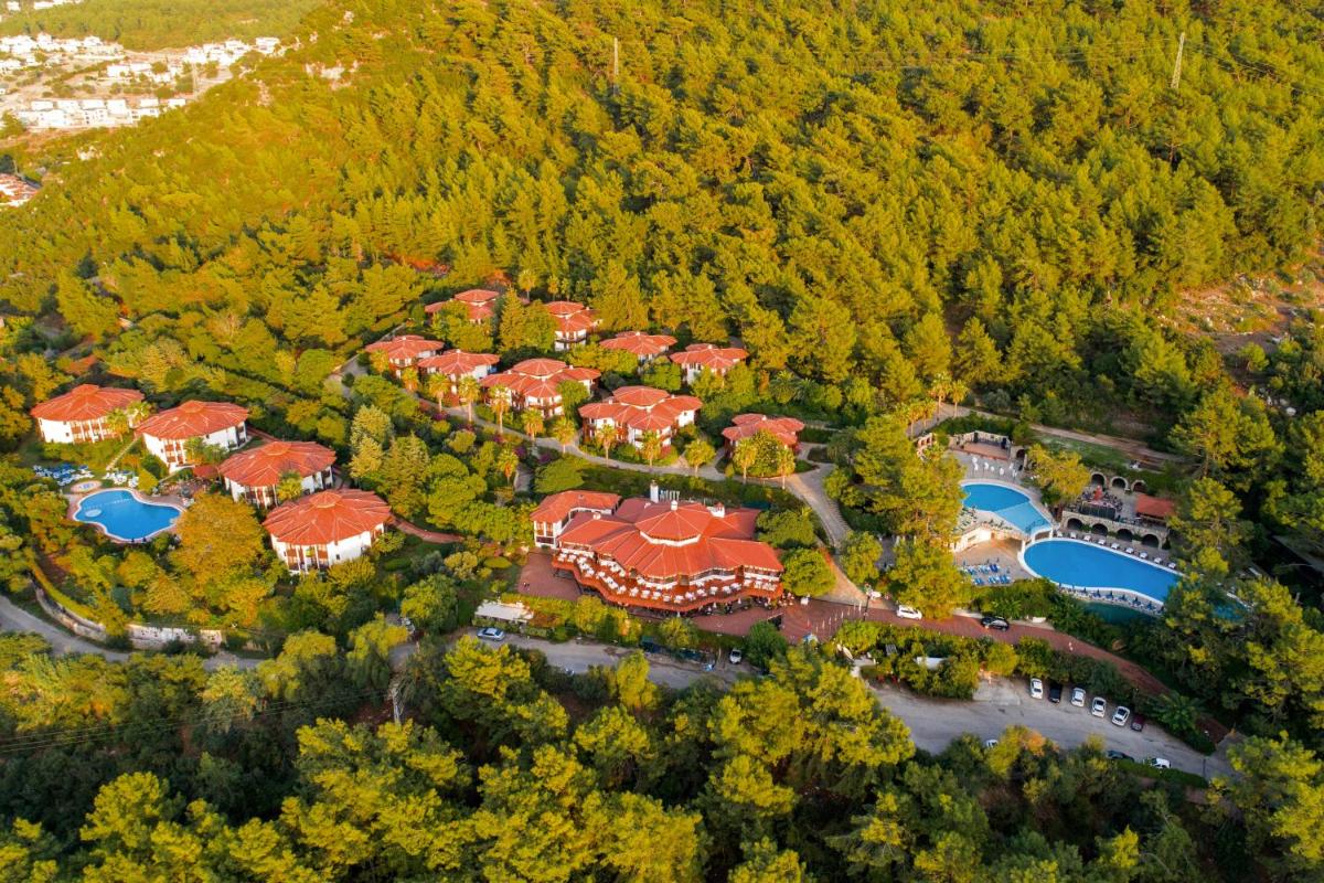 Montana Pine Resort - All Inclusive - Housity