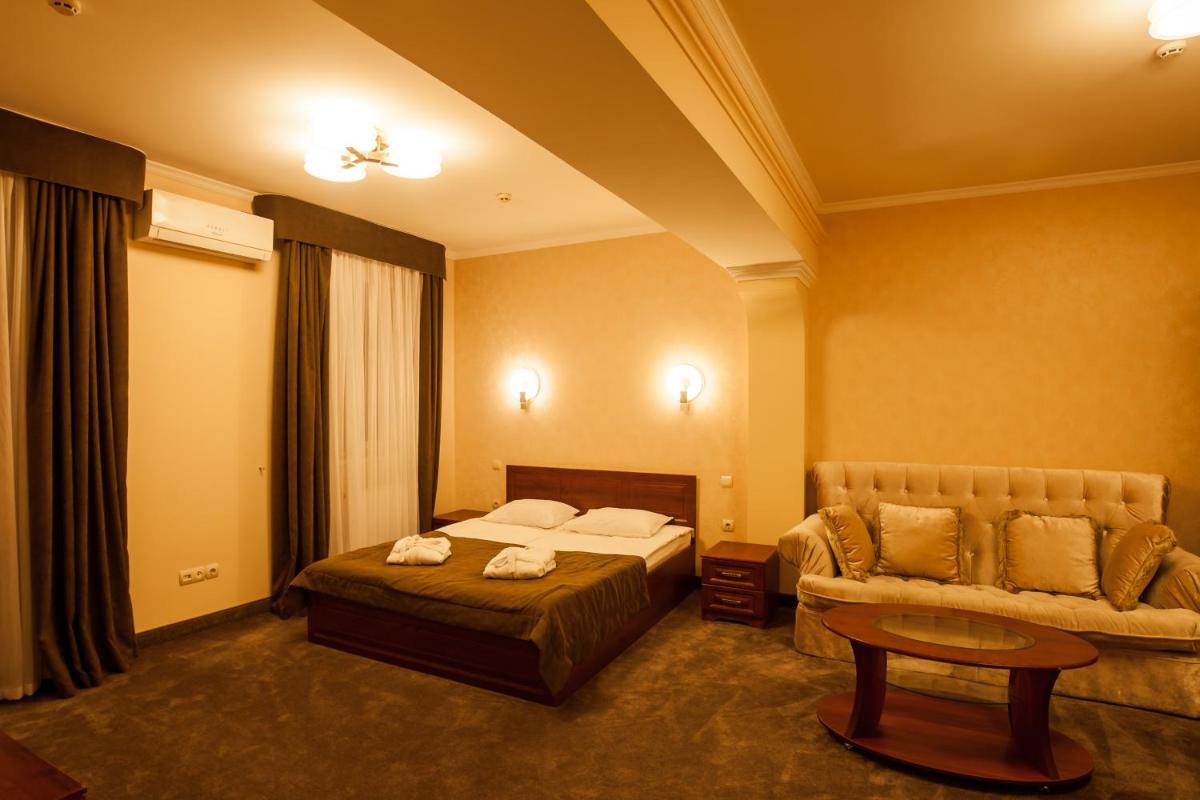 Suitetrails - Maria Garden hotel & restaurant