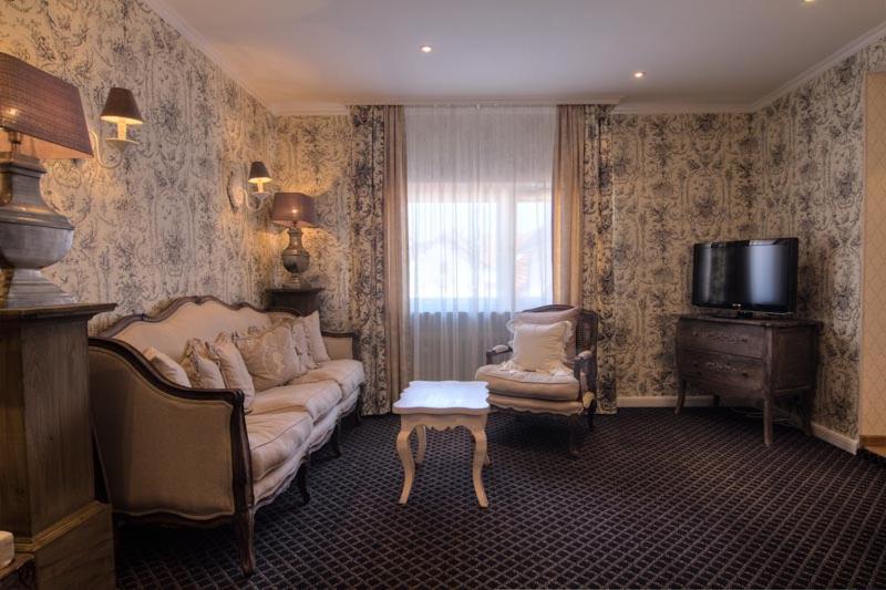 Landhotel Kern - Housity