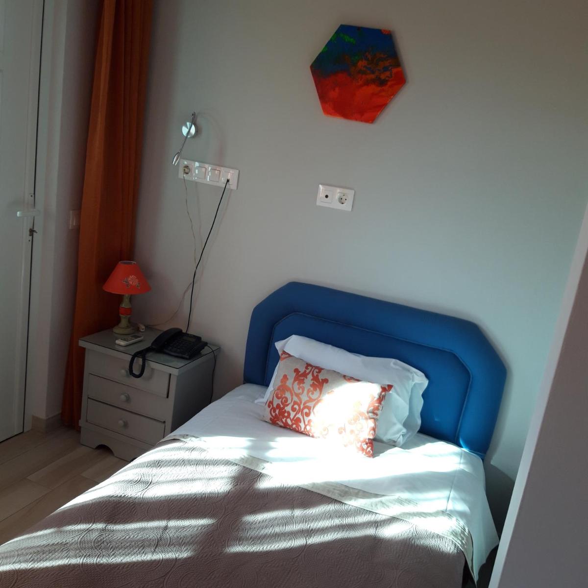 Aphrodite Art Hotel Aegina - Housity