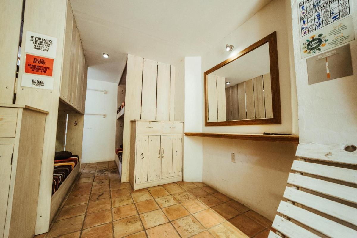 Snail Bed & Breakfast - Housity