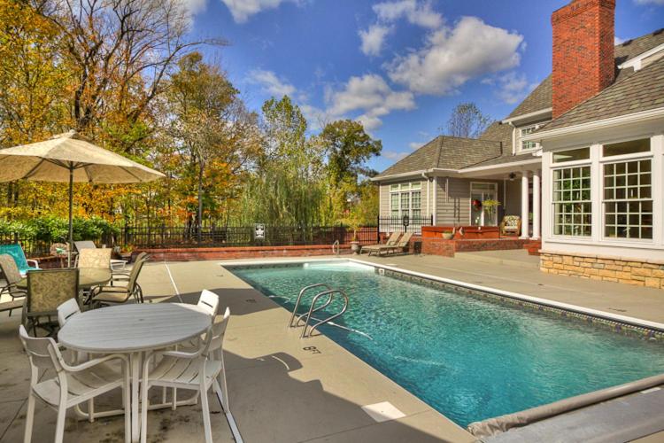 Bluegrass Country Estate - Housity
