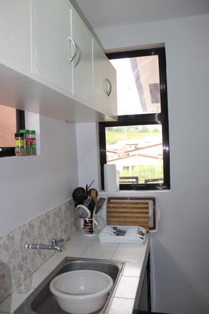 Suitetrails - New Cosy House with FREE WiFi