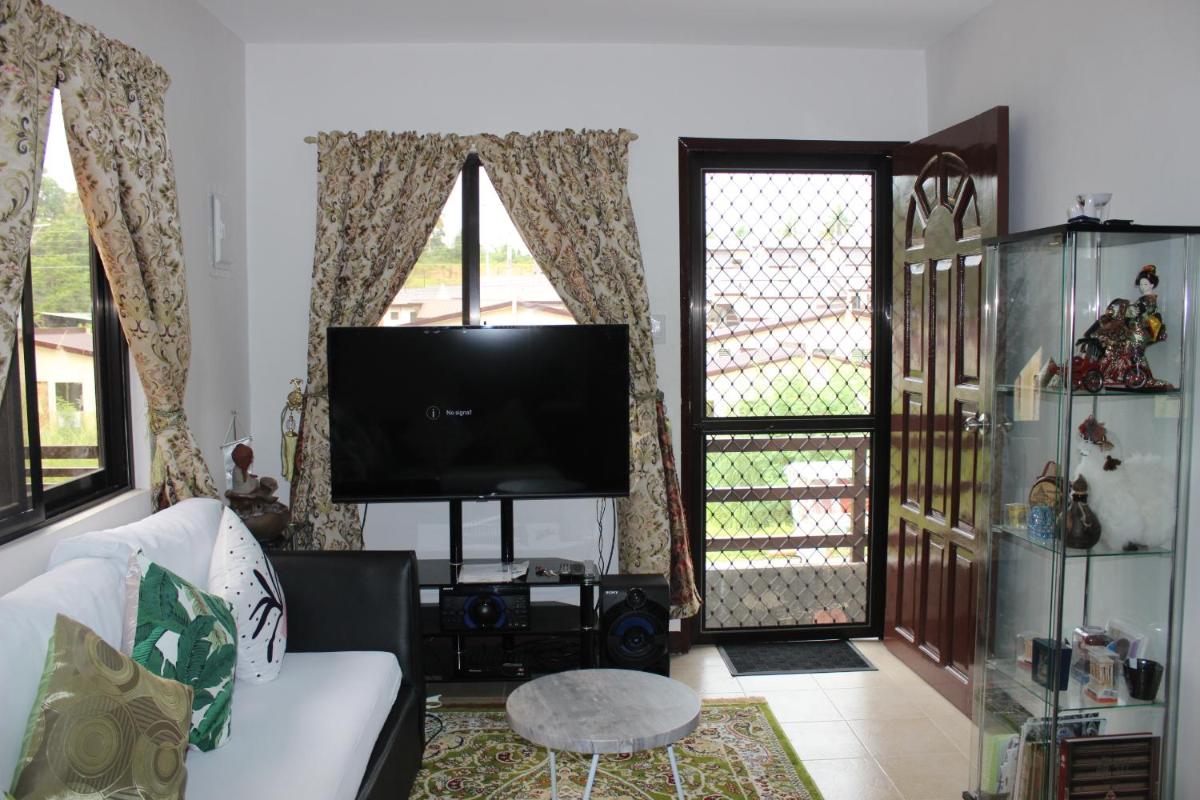 Suitetrails - New Cosy House with FREE WiFi
