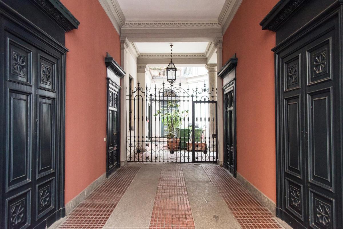 Brera District 2 Bedrooms -Youhosty - Housity