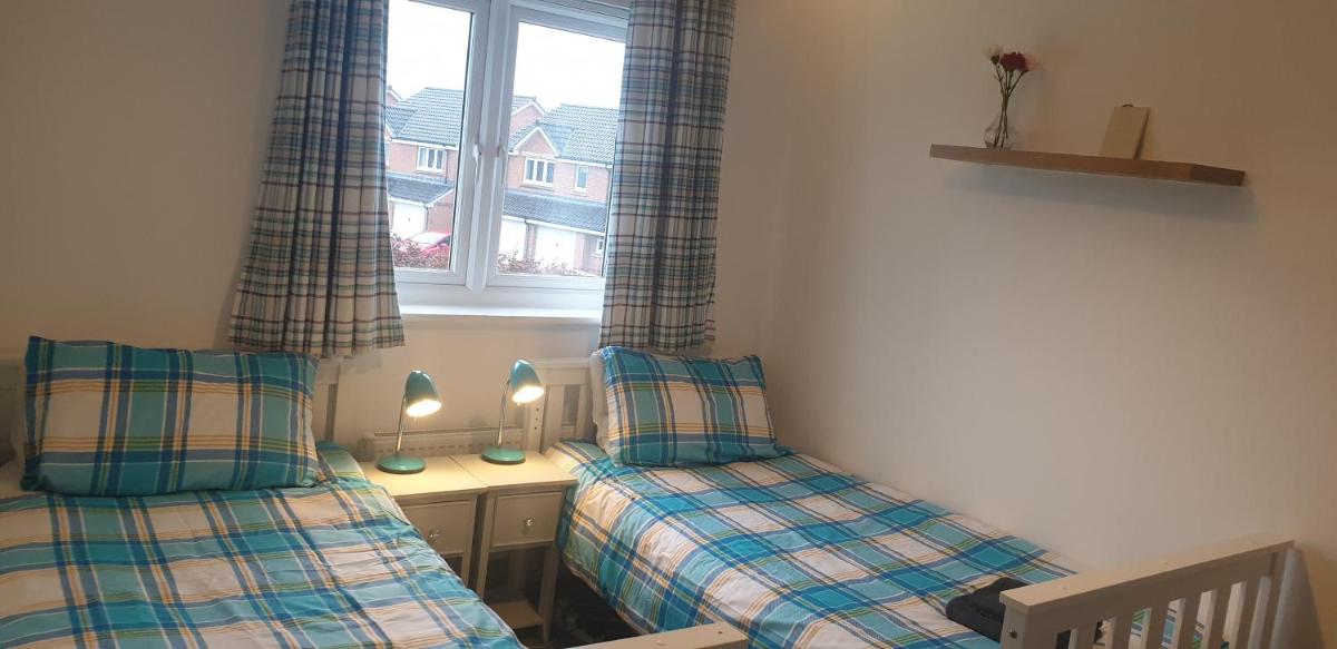 Hollybrae house Sleeps up to 6 - Housity