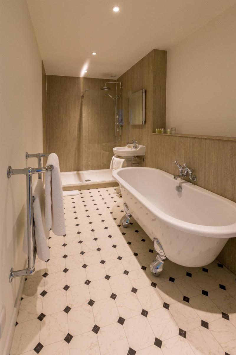 West Dean College - Housity
