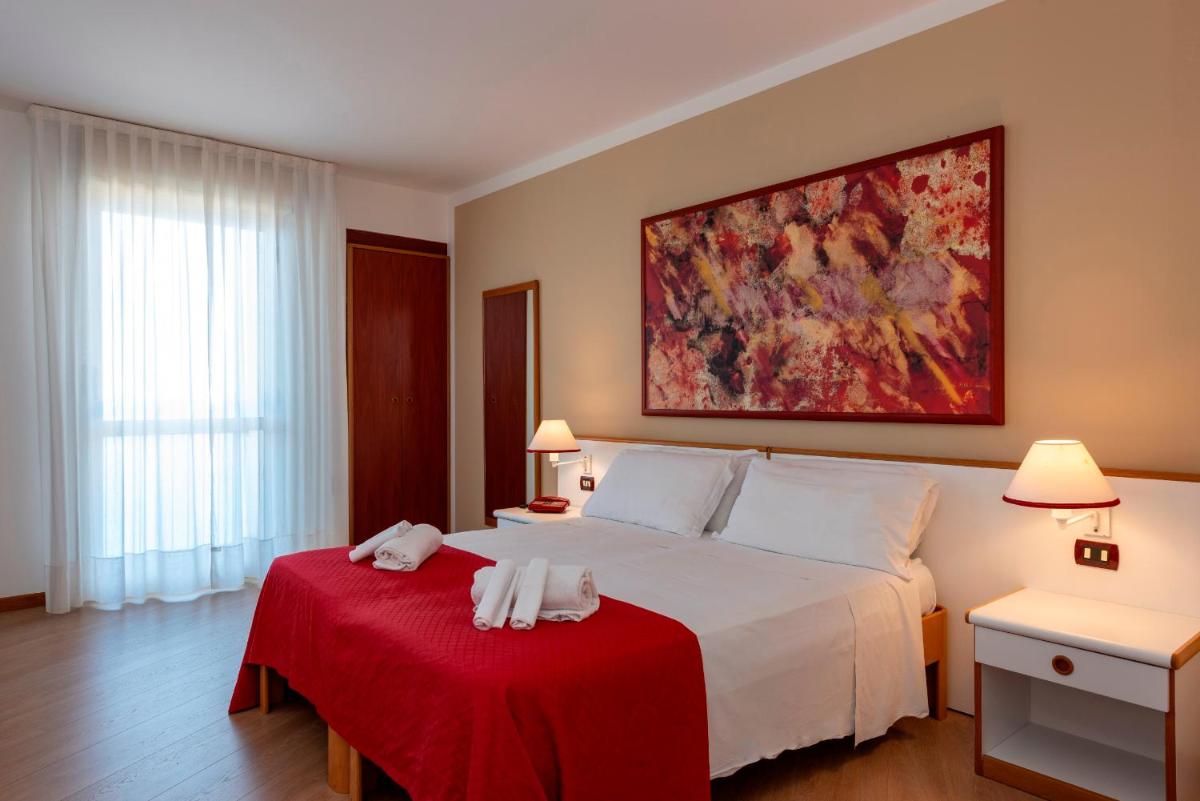 Hotel Torre Normanna - Housity