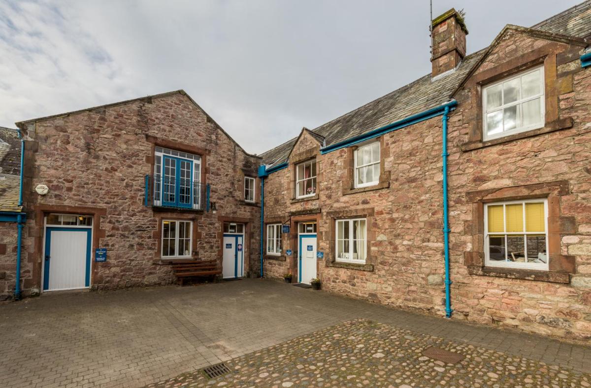 Muncaster Castle Coachman's Quarters - Housity