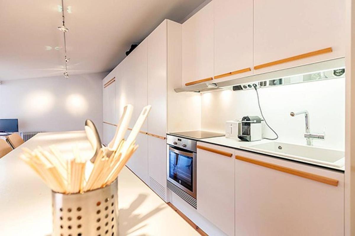 ALC - Stylish Studio with Fantastic Terrace, Old Town - Housity