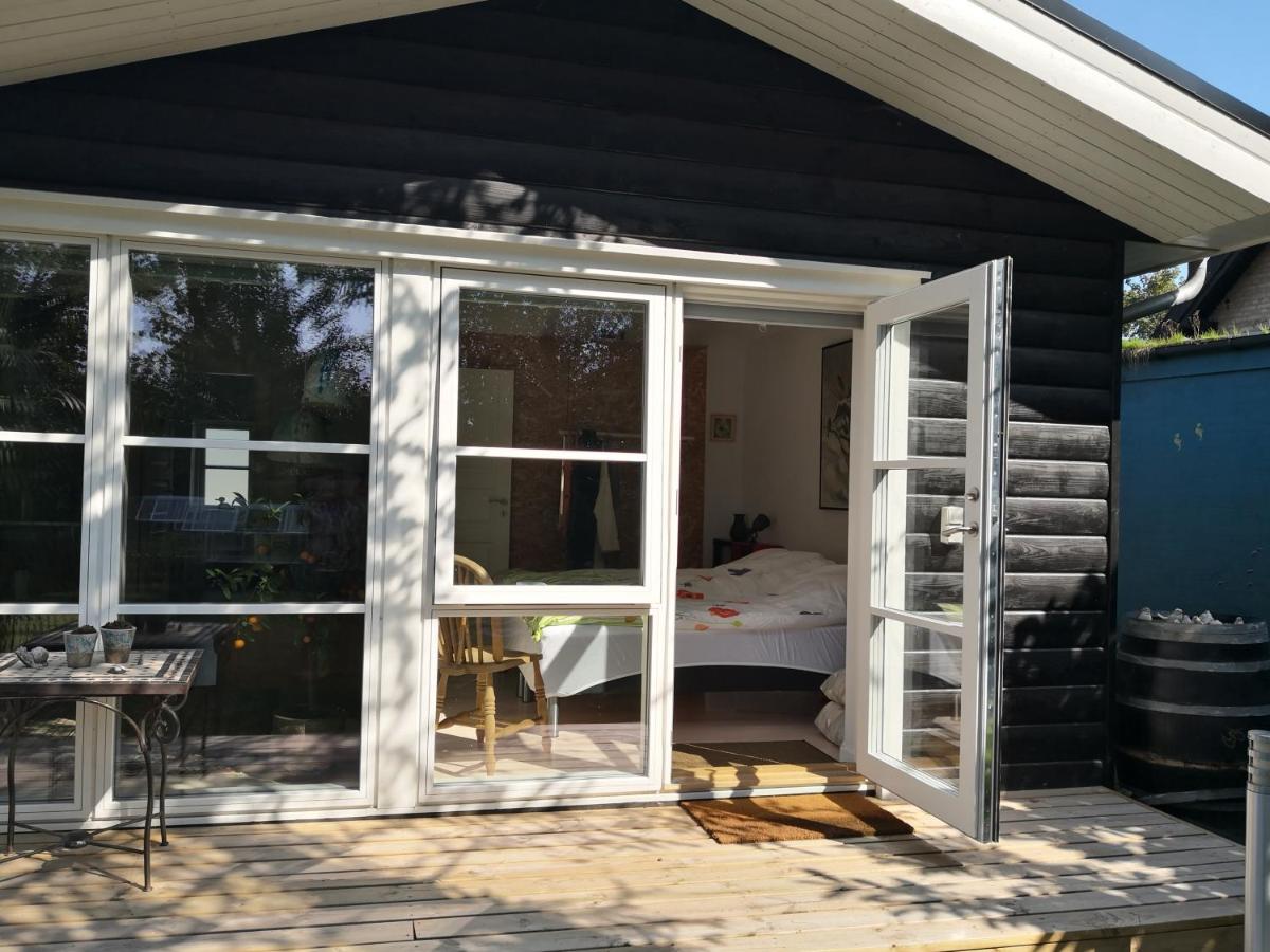 Spurvereden ved vandet - Housity