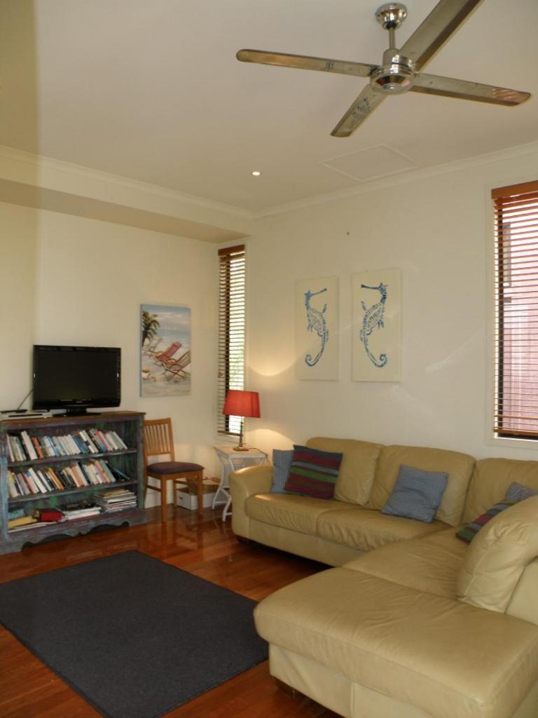 Boatshed - Housity
