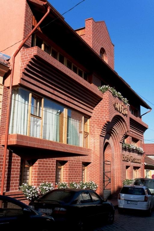 Hotel - Restaurant Gonduzo - Housity