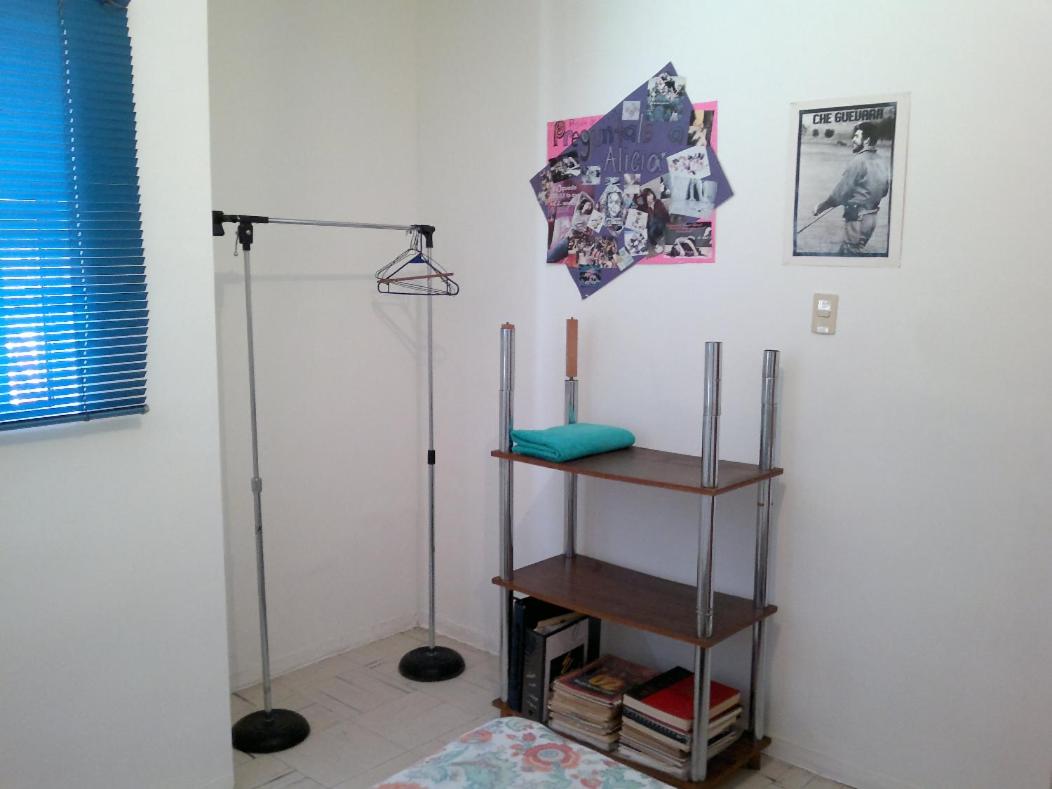 SMALL ROOM FOR LEASE - Housity
