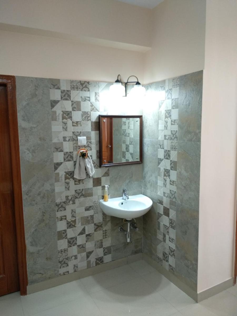 Suitetrails - 3 BHK Ganges View Apartment