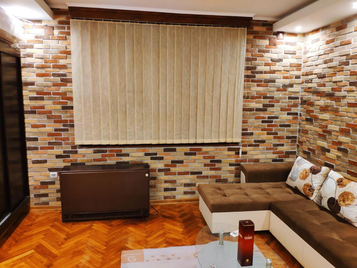 V2 with Love - Vintage Modern and Spacious - Housity