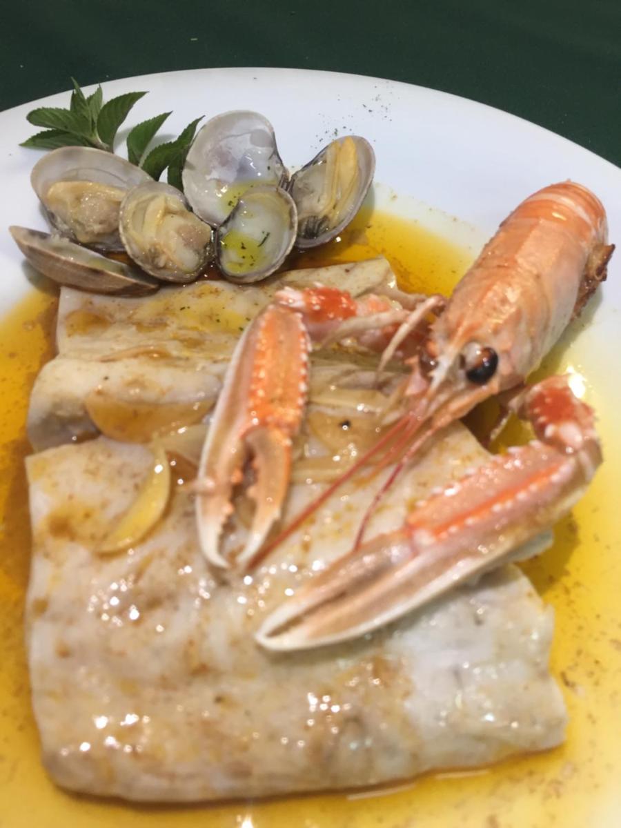 Comida en o cerca de este hotel