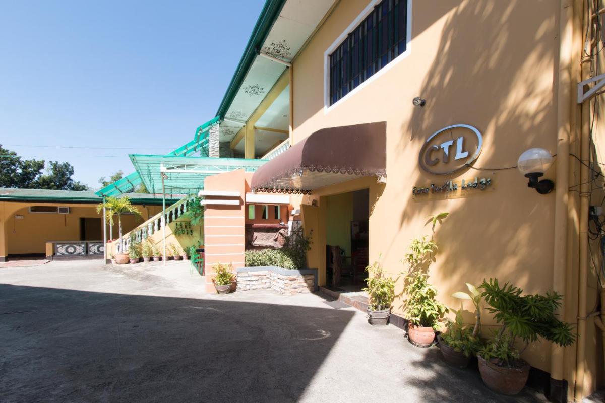 RedDoorz at Teofila Lodge - Housity