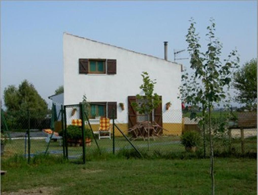 Caseta de Susana - Housity