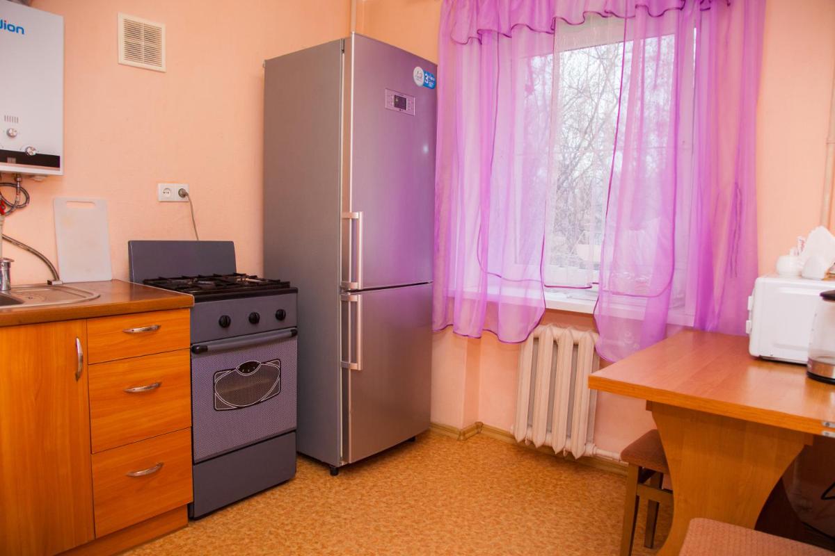 Semi-luxury Apt on Nezalezhnoi Ukr?iny 63 near Intourist Hotel - Housity