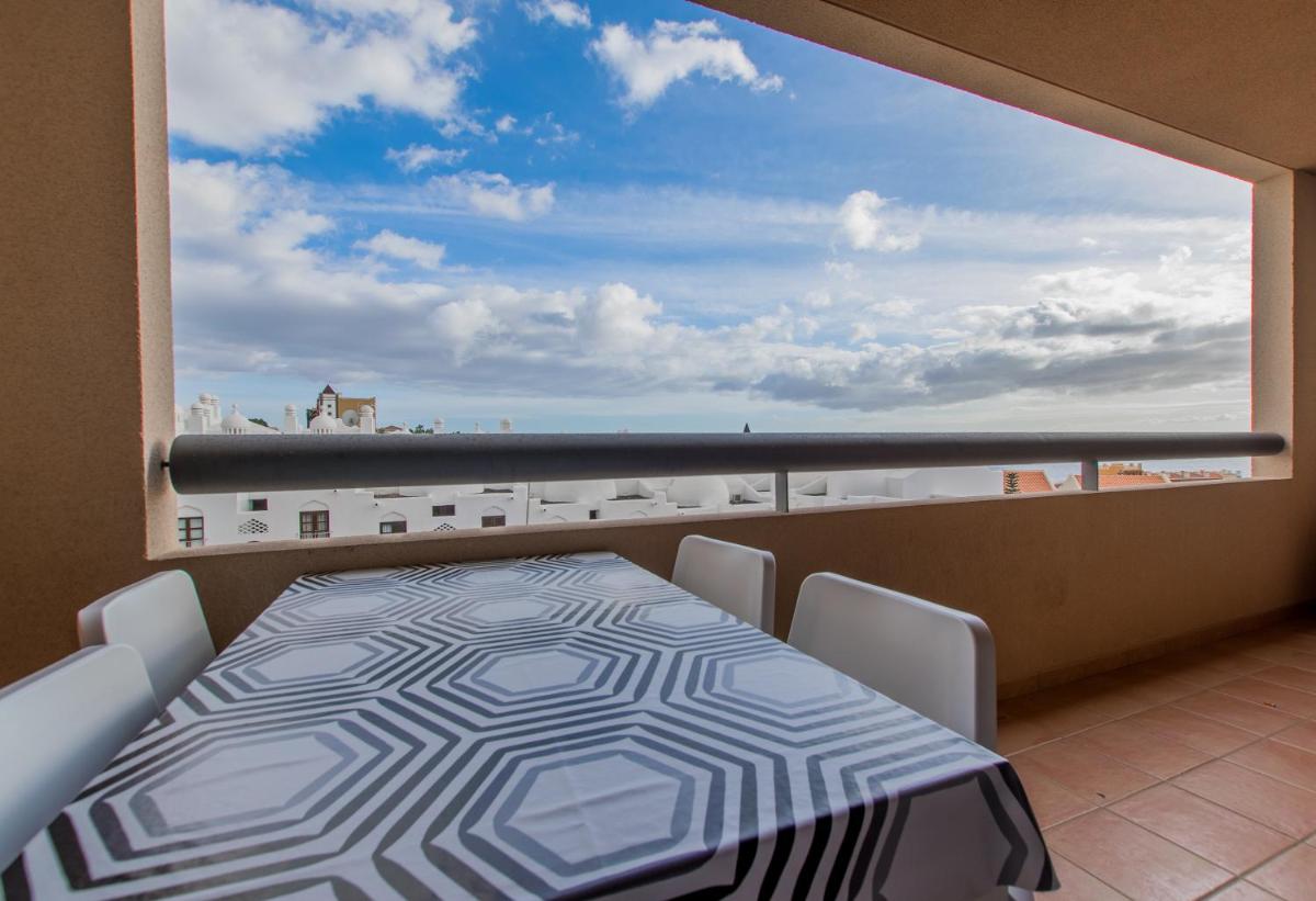 Relax moment in Paraiso 2 - TENESOL RENTALS - Housity
