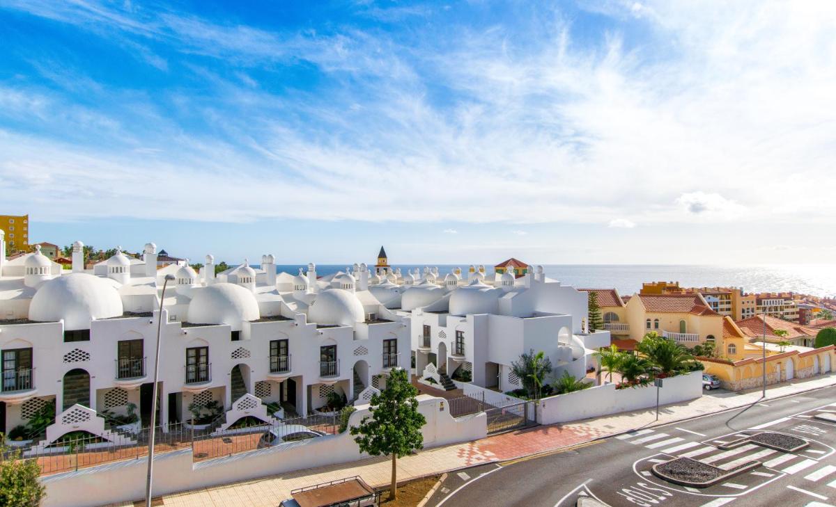 Relax moment in Paraiso 2 - TENESOL RENTALS - Housity