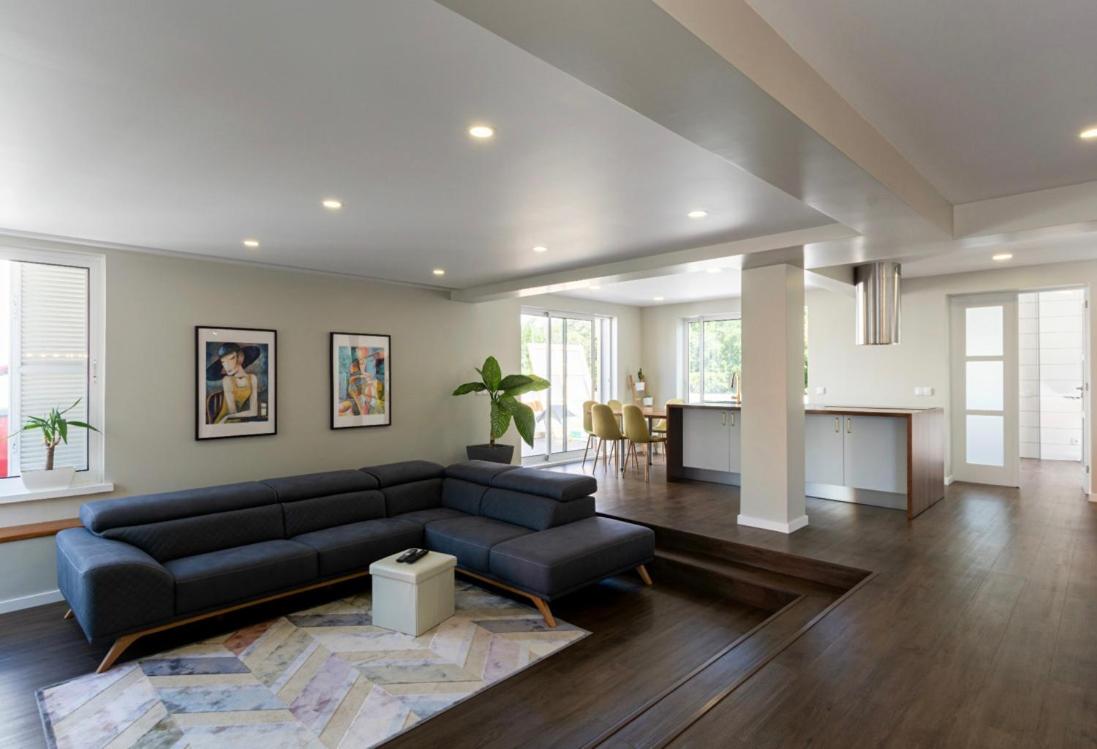 Beach House DeLuxe - Housity