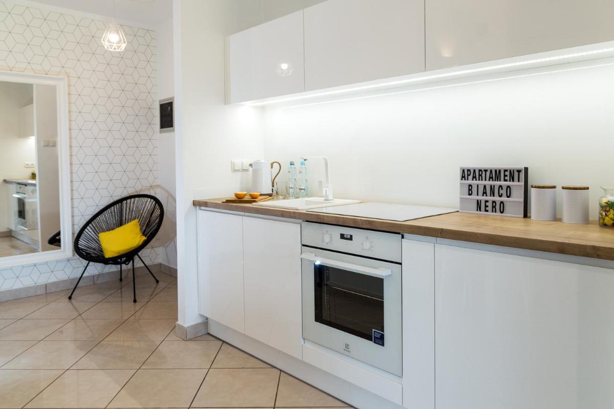 Apartament BIANCO NERO pod Jasną Górą, bezpłatny parking, teren ogrodzony. - Housity