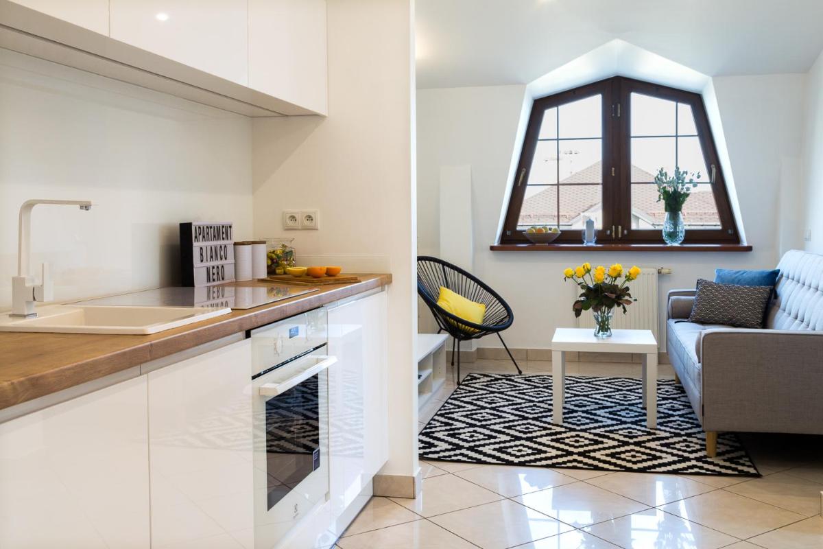 Apartament BIANCO NERO pod Jasną Górą, bezpłatny parking, teren ogrodzony. - Housity