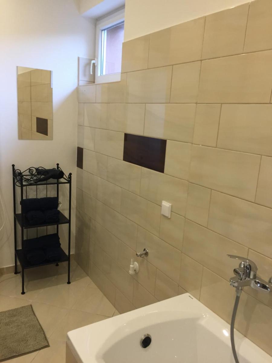 Budapest Airport , accommodation in Vecsés - Housity