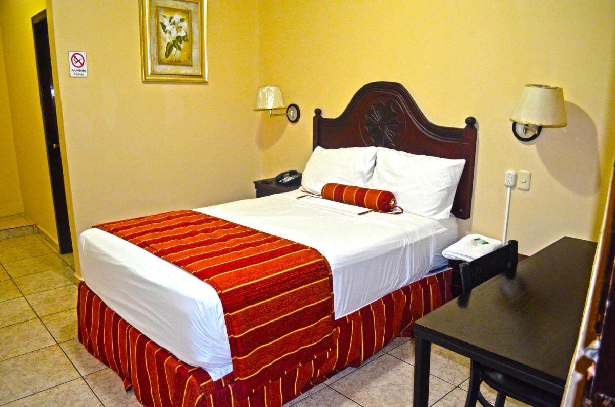 Hotel Plaza Palmero - Housity