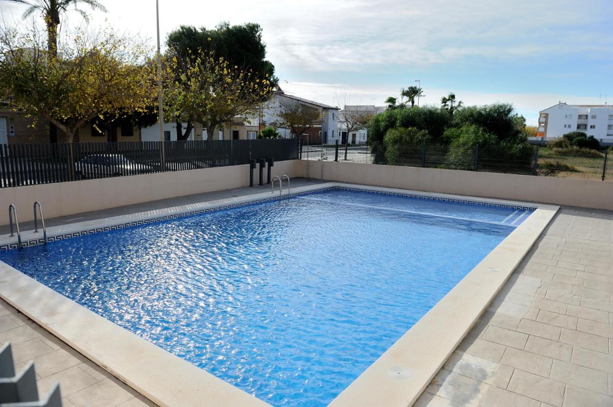APARTAMENTO AMPLIO. VISTAS A LA PLAYA - Housity